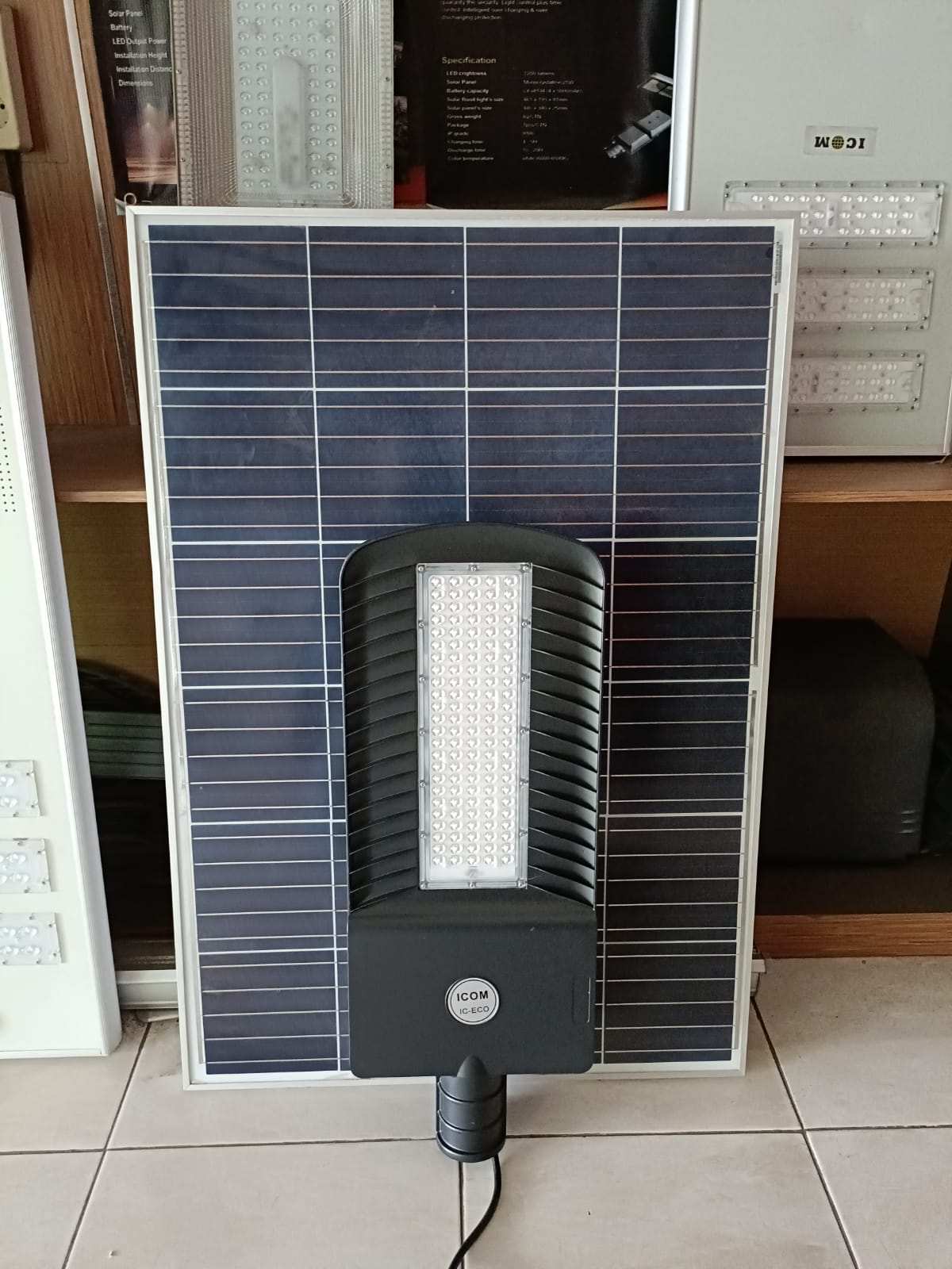 Distributor Lampu Penerangan Jalan Umum Baterai Tahan Lama Di Kabupaten Gresik