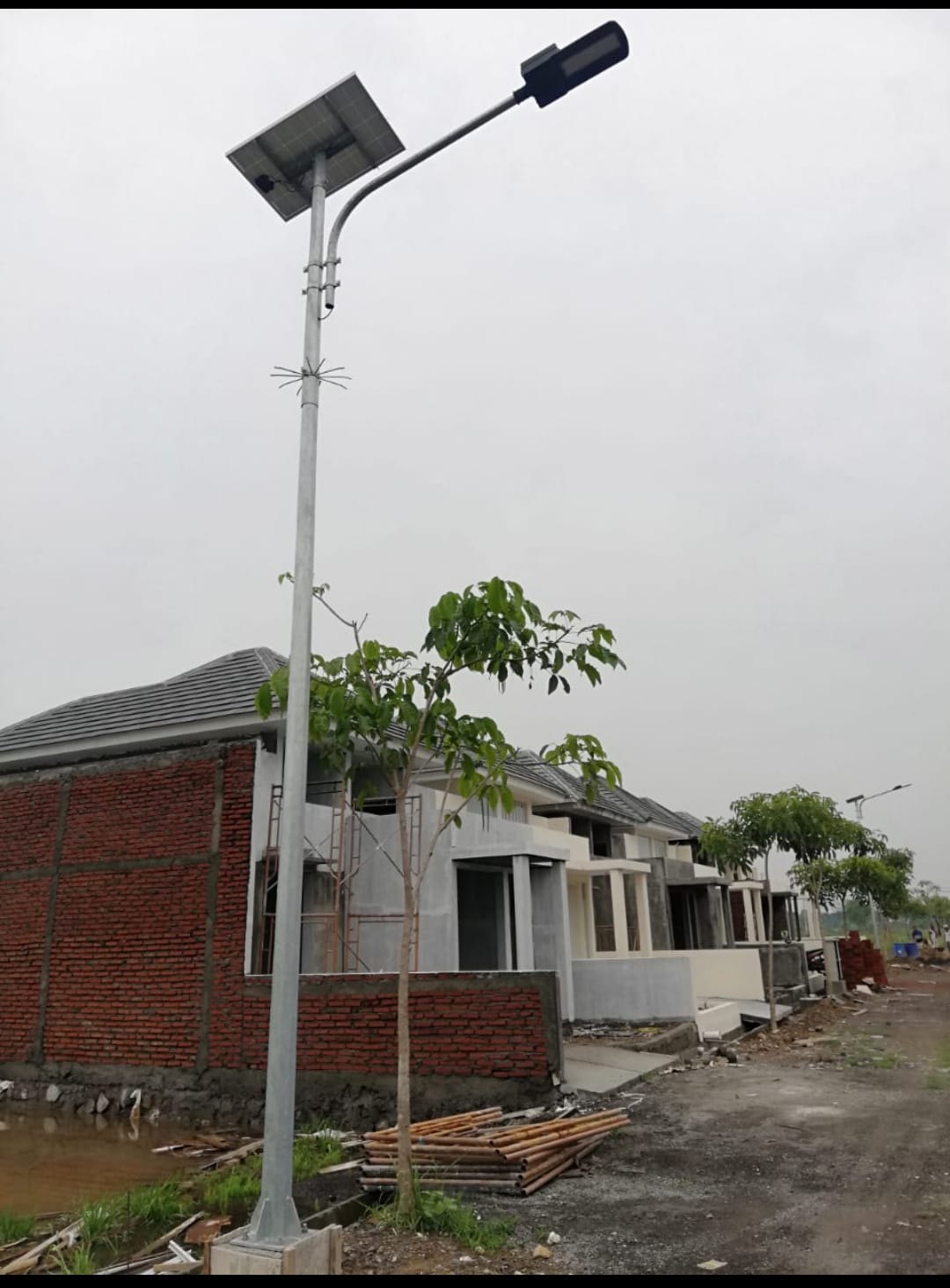 Distributor Lampu Panel Surya Baterai Tahan Lama Di Kabupaten Lamongan